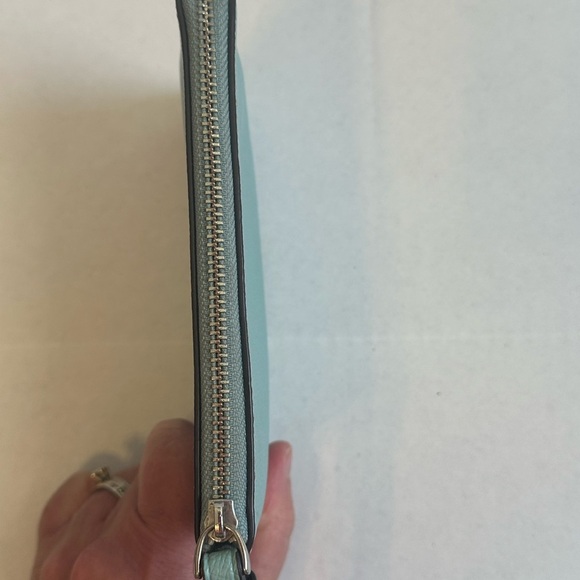 Coach Light Aqua/Mint Green Leather Zip-Around Wallet Wristlet - Picture 7 of 9